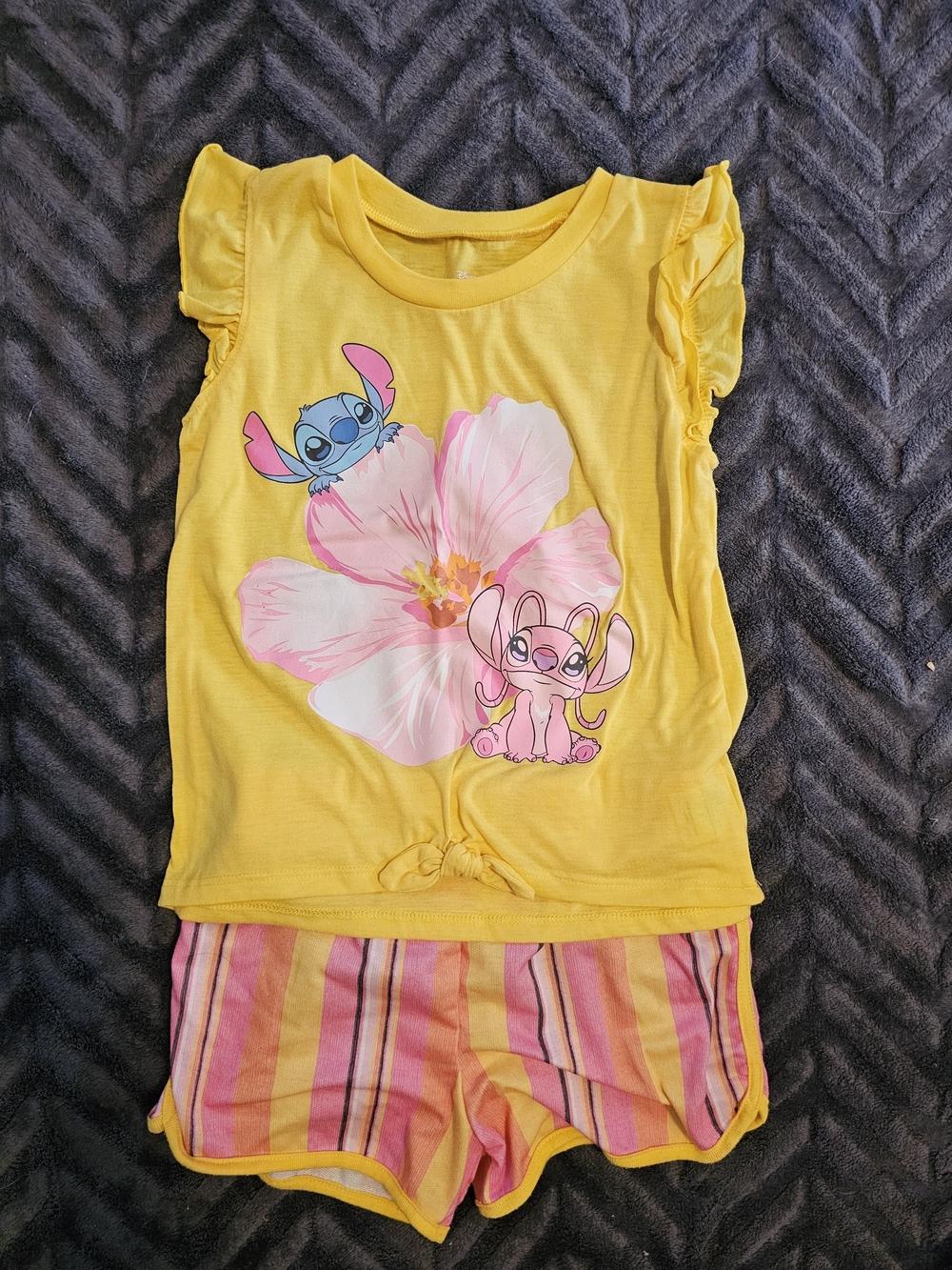 Disney Stitch & Angel Girls 2-Piece Outfit – Size 7 NWOT 🌺💛